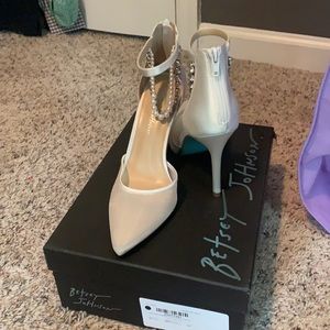 Betsey Johnson Ivory Wedding Heels SZ 8